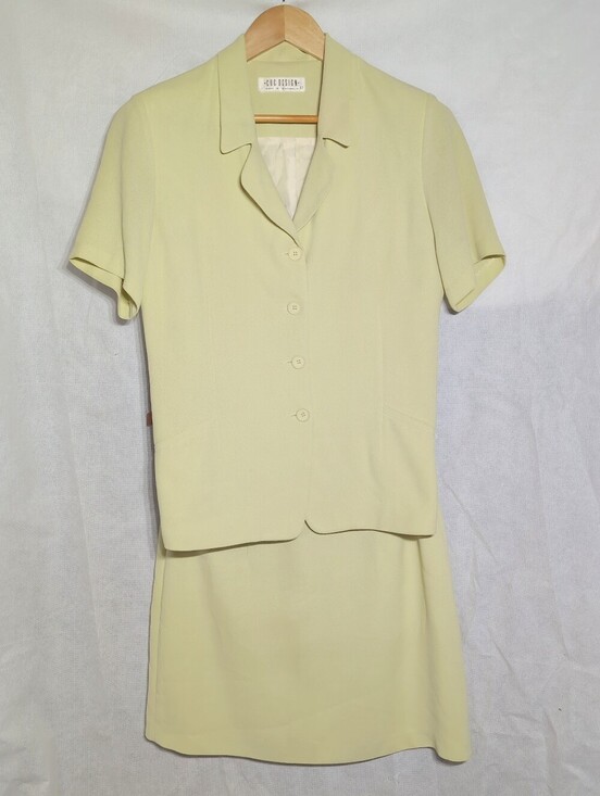 Cue Australia Dresses & Skirts - 1980s Cue Design Australia Sz 6 /8 Short Sleeve Skirt Set Sage Tinted Cream